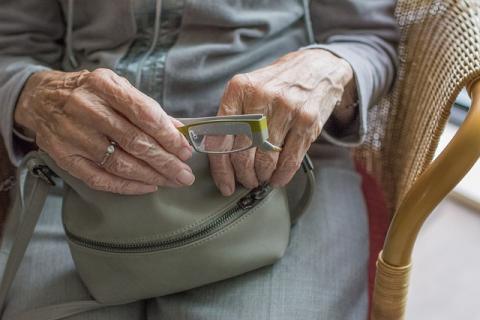 How to Wear Hearing Aids with Glasses or a Nasal Cannula