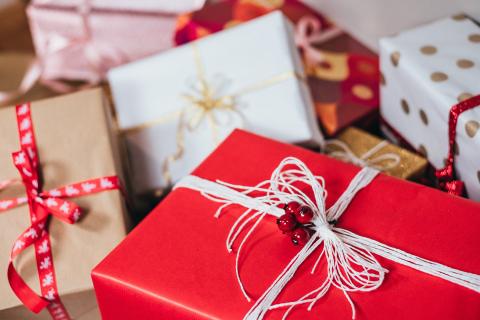 6 Reasons NOT to Give Hearing Aids as a Gift